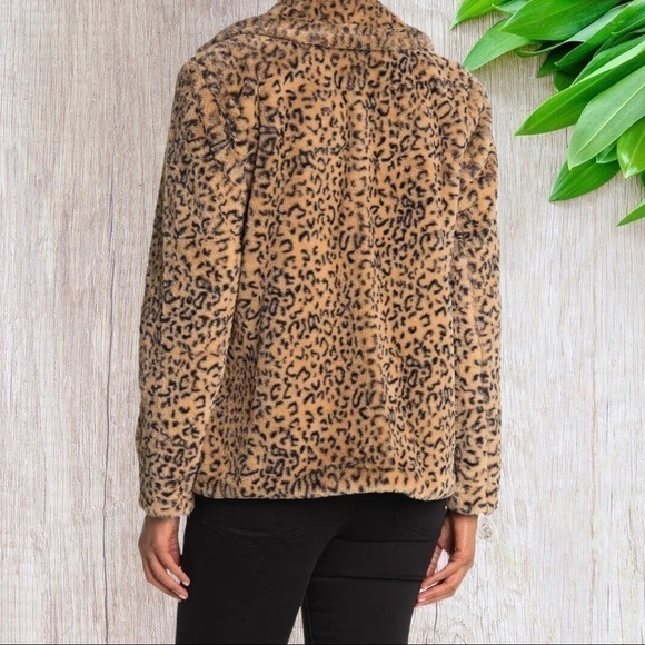 Kendall & Kylie Faux Fur Animal Print Jacket in Natural Large Regular - Picture 2 of 6